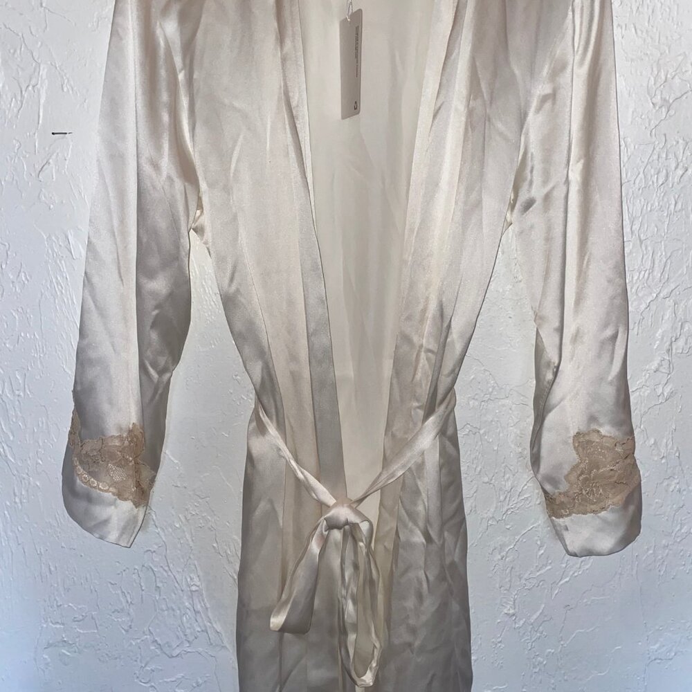 NK Imode Morgan Short Silk Robe - Picture 4 of 4